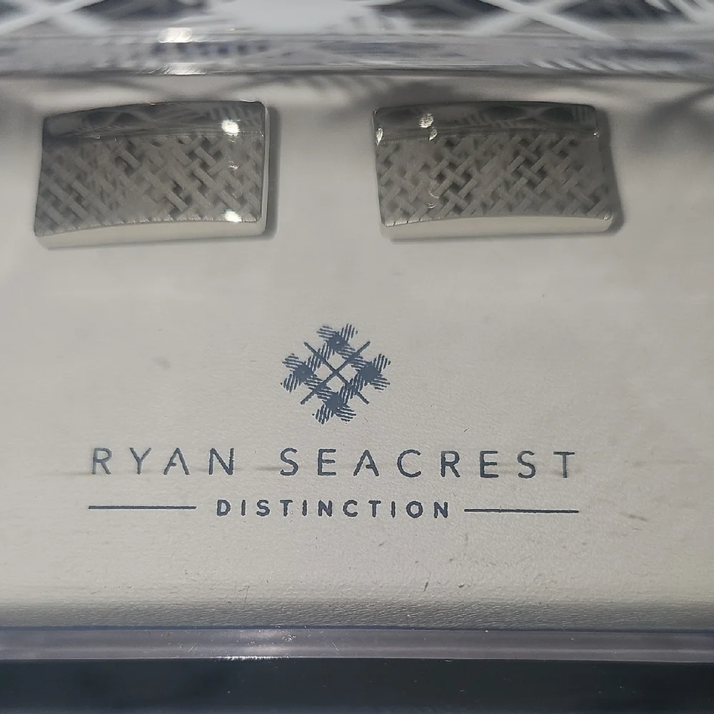 Ryan Seacrest NWT Distinction Silver Cufflinks with Blue & White Box